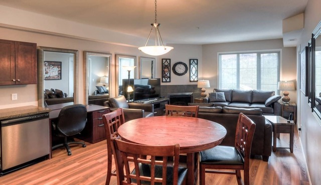 #1405 Pinnacle Pointe Condo