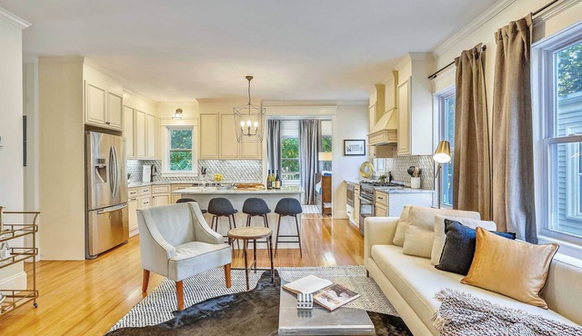 15BR Boston Entire Building | 3 Living Spaces in Boston
