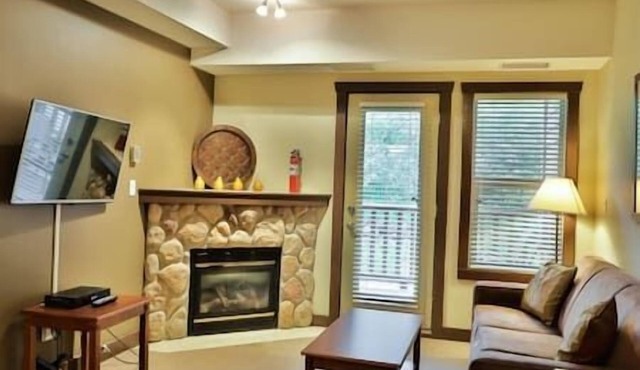 2 BDR Condo/Hot Tub/Gym