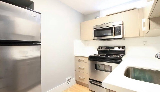 2 bdrm private suite Cambie Village/Trendy Main