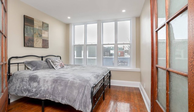 2 bedroom apartment newly renovated