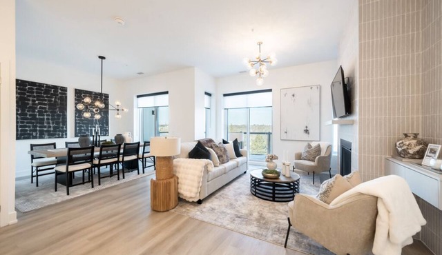 2 Bedroom Condo in Fenelon Falls on the Lake!
