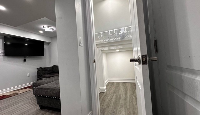 2 Bedroom Oasis: Inviting Comfort in Mississauga