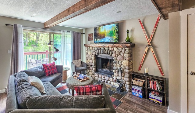 2 bedroom w/loft at Horsethief