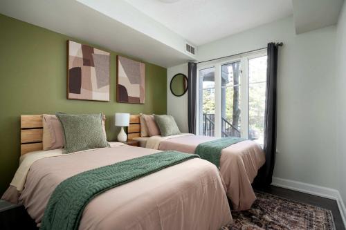 2 Beds in Great Location close to Downtown