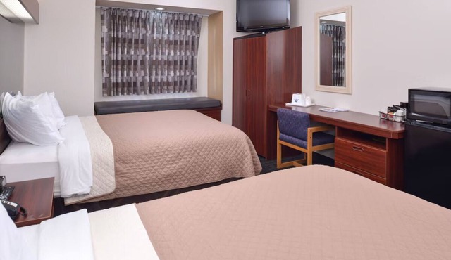 2 Convenient Rooms on East 1st Street and US Highway 71 | Free Breakfast in Maryville