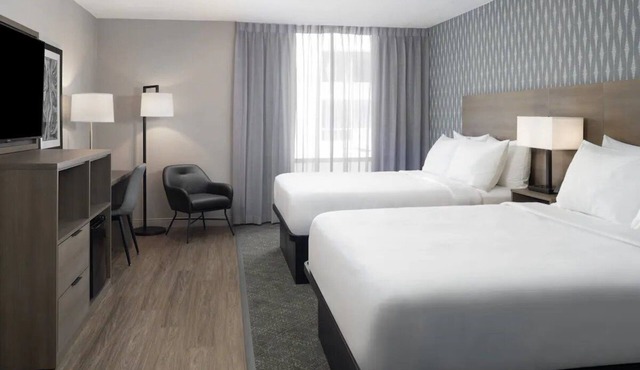 2 Relaxing Rooms w/Free Breakfast | Steps to MBTA Prudential in Boston