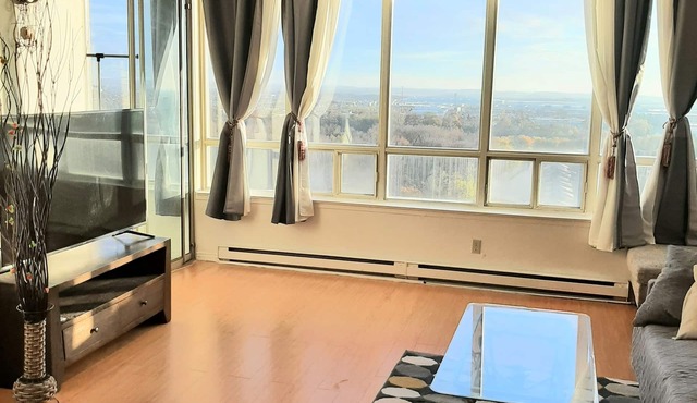 20% off Great view penthouse with sunroom in toronto