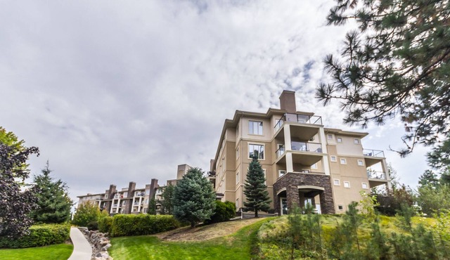 #2311 Pinnacle Pointe 2bed