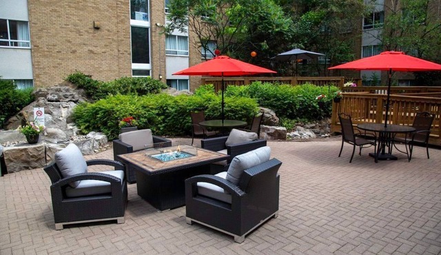 2BR 2 Queen Suite | Sofa Bed + Two Baths in Vaughan