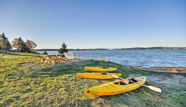 2BR Coastal Gem! Breathtaking Ocean/Mountain View