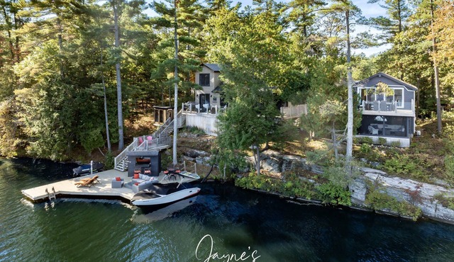 3+ bdrm, 3 bath, Bunkie, Luxury, Lake Muskoka, Miles of boating on the Big 3!