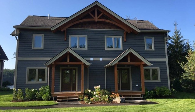 3 + bed 3 bath Villa on Lake Muskoka