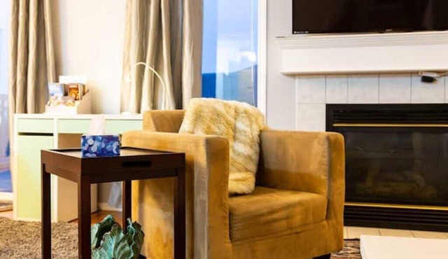 3 bedms🏡 in Bridlecreek terr Sw by RMSJ, Spruce Meadows