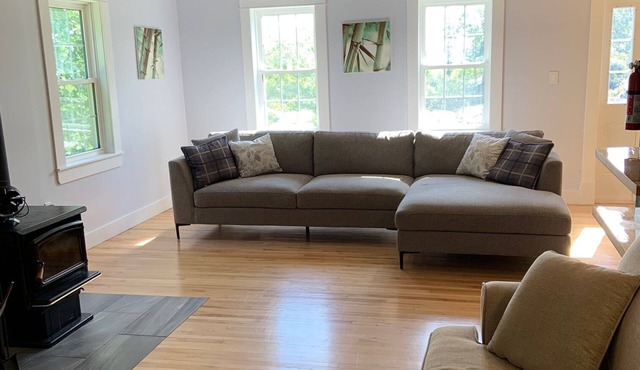 3-bedroom house in charming Sandy Cove, Digby neck. AC, WiFi. Enjoy a cozy stay.