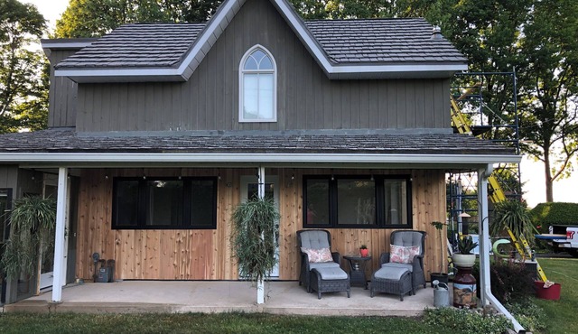 3-bedroom house in wonderful Clarksburg, Town of Blue Mountains, with AC, WiFi