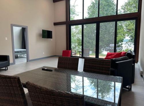 3-bedroom Lakefront Villa #9