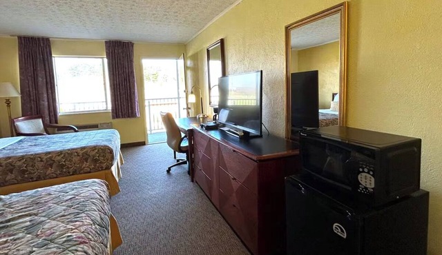 3 Convenient Units| Logan Adventure Base | Hocking Hills | Waterfall & Cave Fun in Hocking County