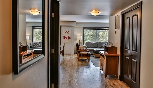 3BR, 1250SQFT, NATURE, HOT TUB, KING BEDS, PETS OK