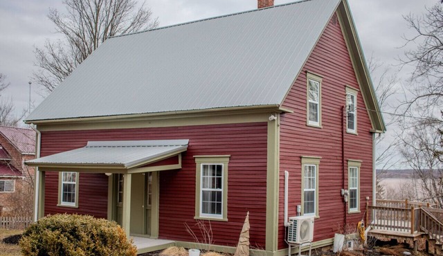 4 Bed Character Waterfront home in Hopewell Cape