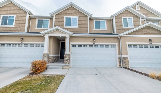 4-bedroom townhome in Orem on The Links at Sleepy Ridge Golf Course in Orem