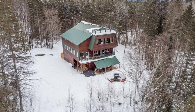 4 Belles Vues-Cozy retreat in the middle of the forest. Pet-Friendly!