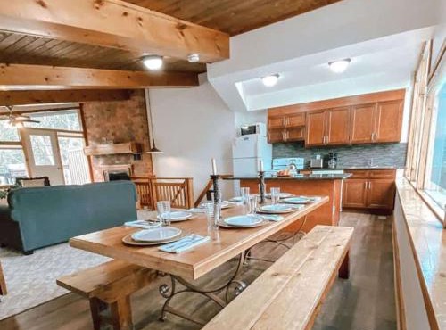 4 BR Cottage at Tyrolean Private Beach Access