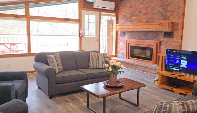 4 BR Cottage at Tyrolean, Private Beach Access