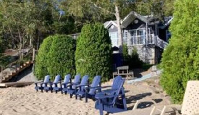 4-Chalet/beach/kayaks/dock on the shore of Lac-St-Jean
