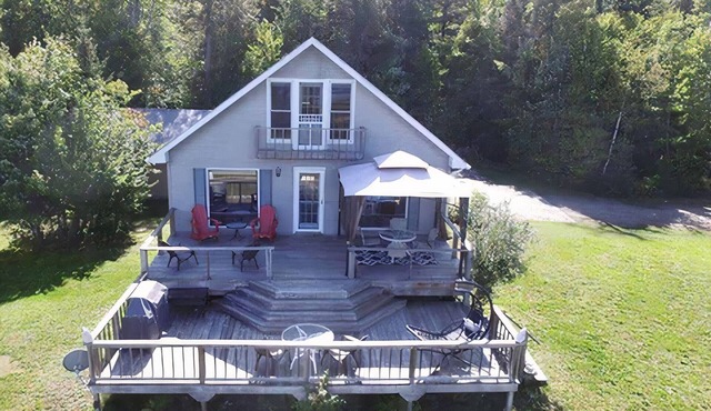 4 Season Cottage on Doe Lake - w/Sauna, AC & Kayaks