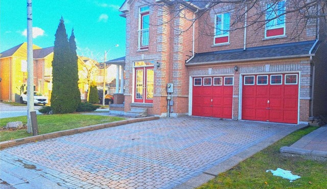 4 TVs, Home Gym, King Bed, And More in Ajax