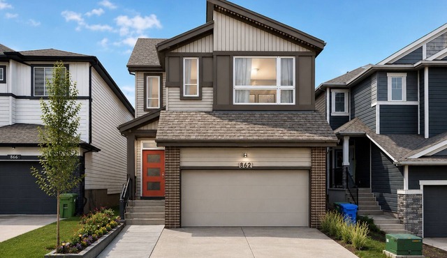 4BR Family Home | Free Parking | Calgary | Near Banff & Stampede