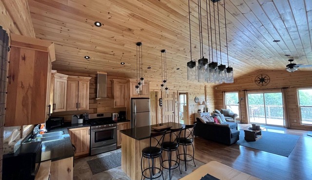 * 5 bedroom * All season Waterfront Minden Cottage Sleeps 10 Rental property