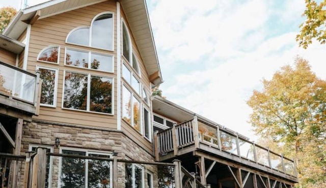 5 bedroom Muskoka Lakeside Getaway