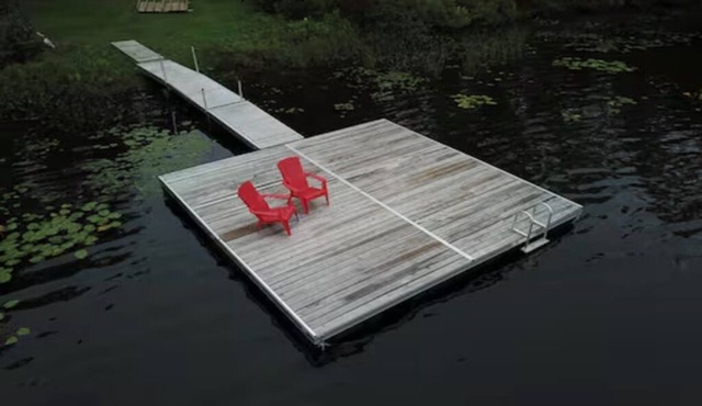 5 bedroom Pine Cottage on Sharbot Lake - Sleeps 12 in Sharbot Lake