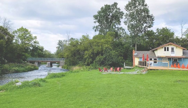 5 BR Creekside Escape I Hot Tub I Fire pit I BBQ