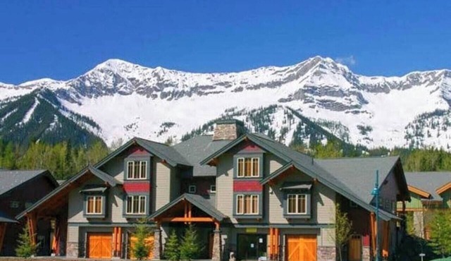 5 Min. Drive to the Resort & Fernie. Hot Tub