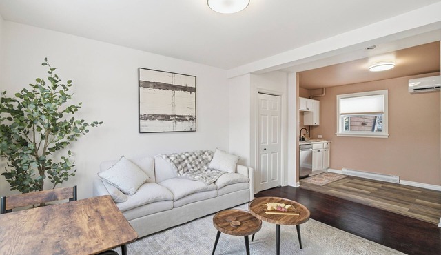 5 mins walk from The Harbour, The Rooms, and all the fun of Downtown St. John’s!