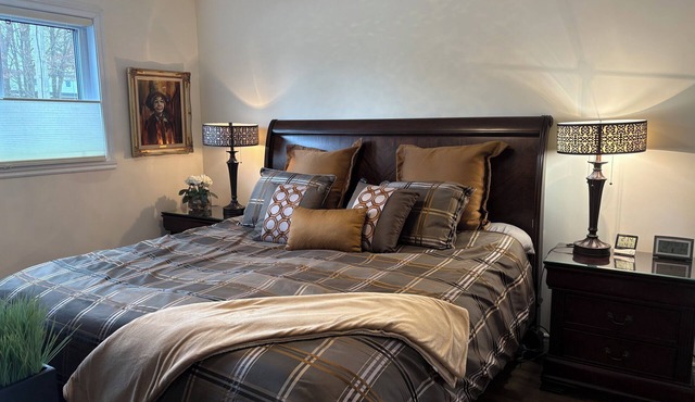 5 minutes from Granby Zoo with spa