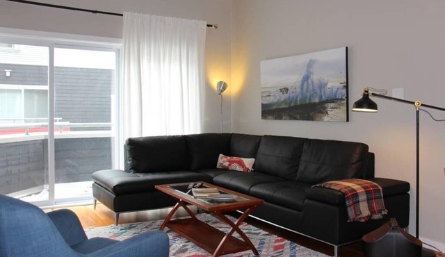 5 minutes to downtown! Family-sized condo with iconic private courtyard.