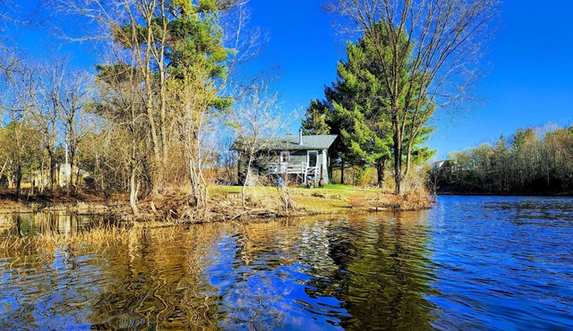 5- Olivier : Charming modern cottage by a river