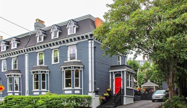 5Bd Heritage Dream Home in Downtown's heart!