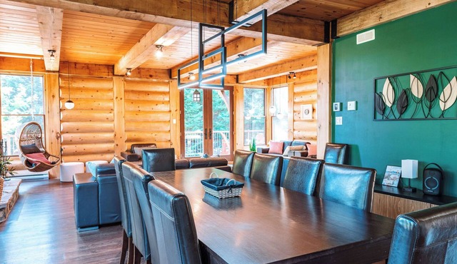 5BR Tremblant Chalet | A/C, Firepit & Lake View