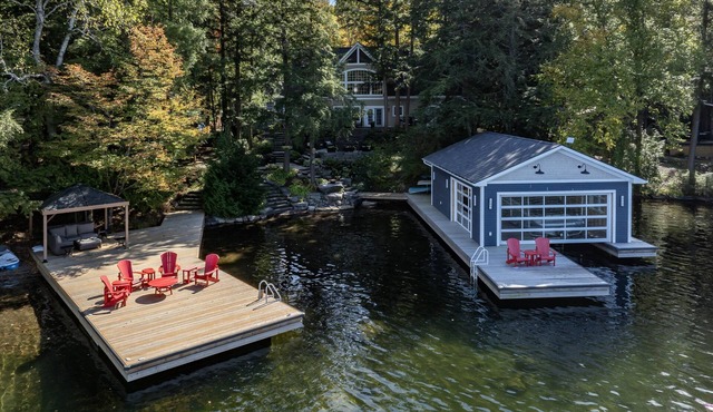 7 bed, 5 bath spectacular cottage on Lake Joseph!