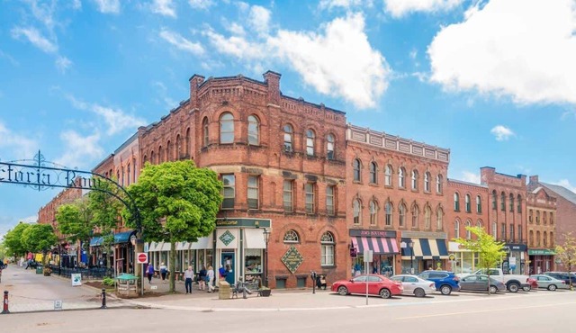 86B King Bed - Downtown - Walk everywhere