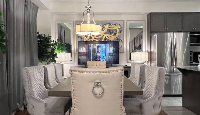 9 Beds - Kleinburg Crown Town Residences