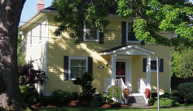 A 4 Bedroom Vacation Rental with Heated Pool in Old Town Niagara on the Lake.