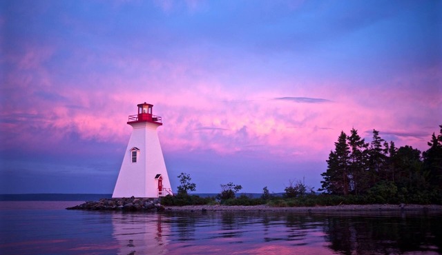 A cozy place to stay with access to the beach in Baddeck