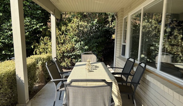 A Furnished 2 bedroom Garden floor Unit on a Fantastic Location
