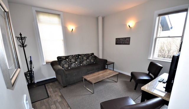 A Ground Level, 1 Bed/1 Bath Suite Situated in the Historical Carew House